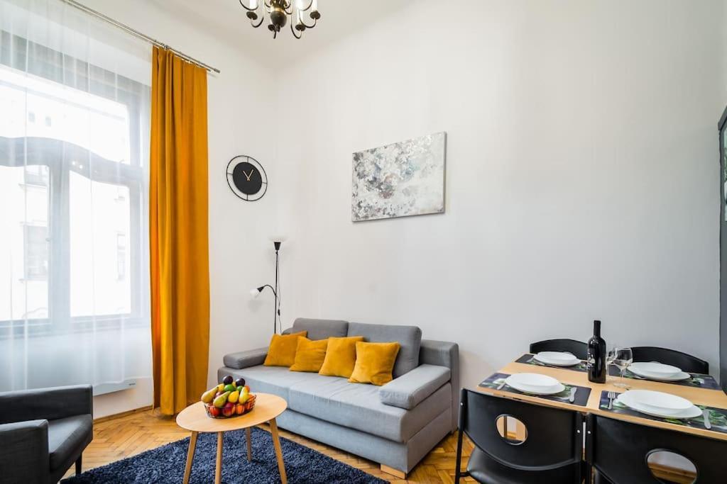 Royal City Apartment 40 M2 Краков Экстерьер фото