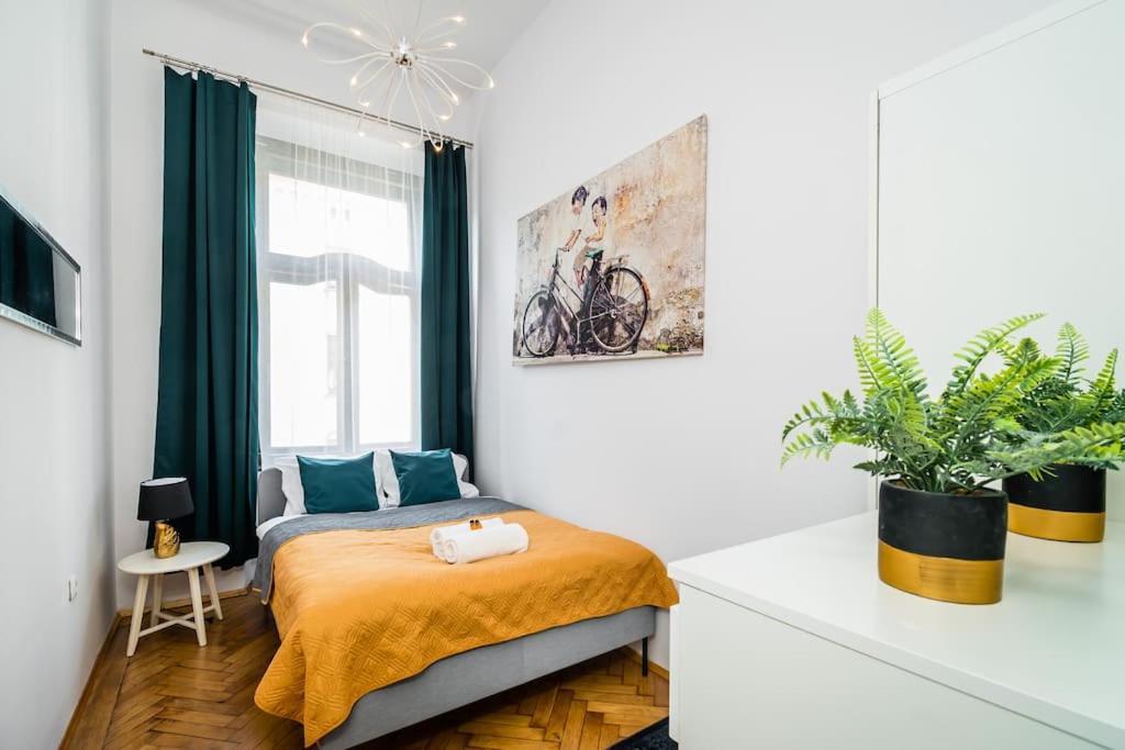 Royal City Apartment 40 M2 Краков Экстерьер фото